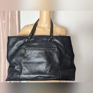 Black Leather Tote by Por La Victoire